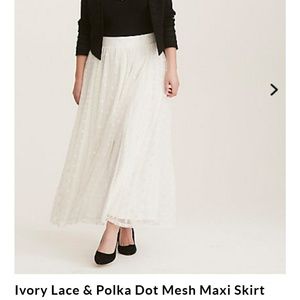 Torrid maxi skirt 1x - New w tags cream off white
